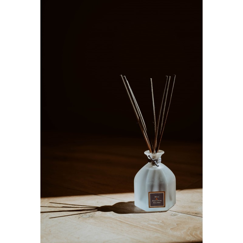 Namų kvapas su lazdelėmis MUSKUSAS IR GERVUOGĖ, 100ml